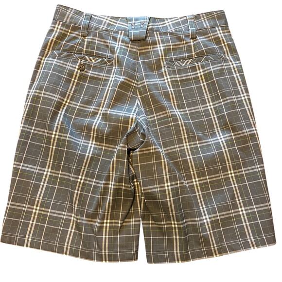 Under Armour Men’s Golf Casual Shorts Grey Green White Plaid Size 30 - Picture 1 of 8